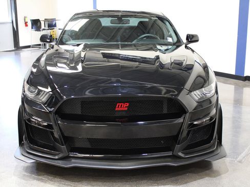 Used 2017 Ford Mustang GT w/ GT Performance Package RWD image 5