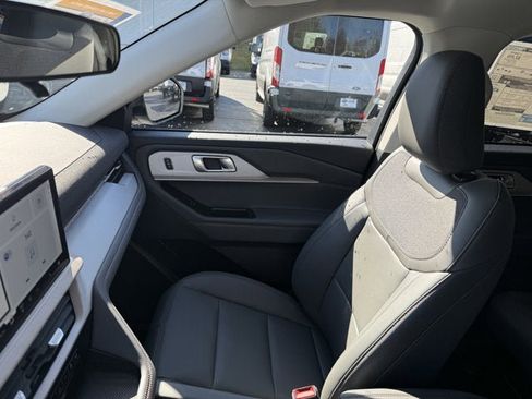 New 2026 Ford Explorer Active image 17