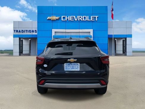 Certified 2026 Chevrolet Trax LT w/ Driver Confidence Package FWD image 8