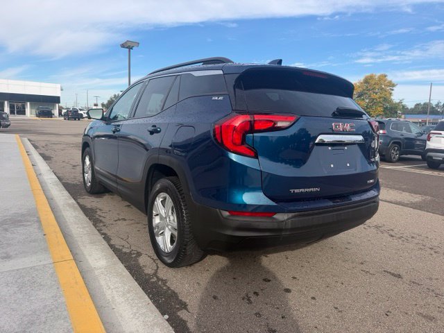 Used 2020 GMC Terrain SLE w/ Driver Convenience Package AWD/4WD image 9