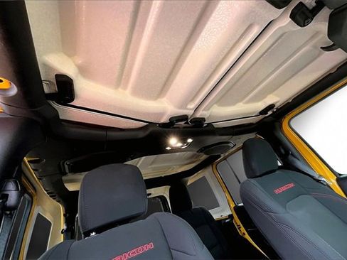 Used 2020 Jeep Wrangler Unlimited Rubicon w/ Cold Weather Group image 17