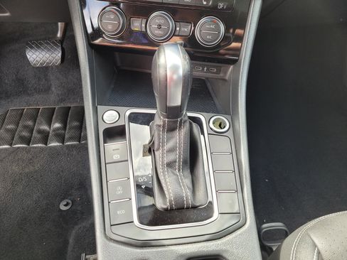 Used 2021 Volkswagen Jetta R-Line FWD image 26