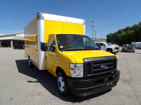 Used 2021 Ford E-350 and Econoline 350 Super Duty RWD image 11