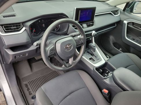 Certified 2025 Toyota RAV4 LE AWD/4WD image 8