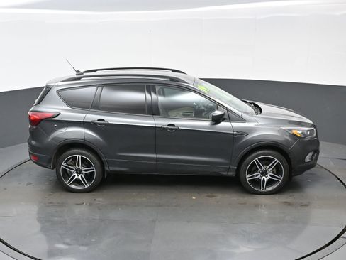 Used 2019 Ford Escape SEL image 38