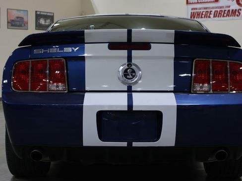 Used 2007 Ford Mustang Shelby GT500 RWD image 16