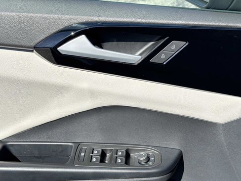 Certified 2025 Volkswagen Taos S image 19