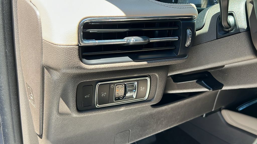 Certified 2022 Lincoln Corsair FWD w/ Premium Package image 12