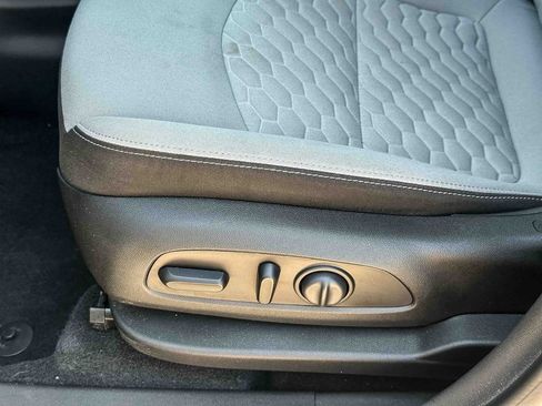 Used 2020 Chevrolet Equinox LT FWD image 15