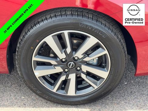 Certified 2025 Nissan Versa SV image 8