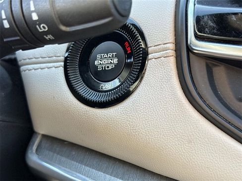 Used 2024 Jeep Compass Limited image 15