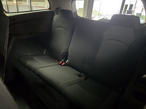 Used 2015 Chevrolet Traverse LT w/ Style and Technology Package FWD image 13
