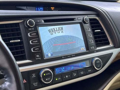 Used 2018 Toyota Highlander Limited Platinum image 17