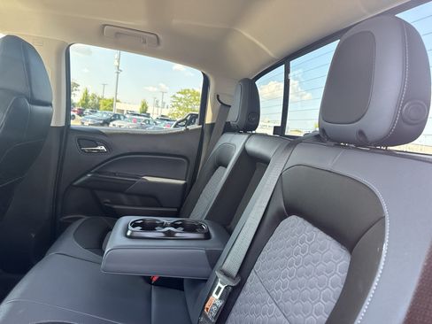 Used 2018 Chevrolet Colorado Z71 AWD/4WD image 34