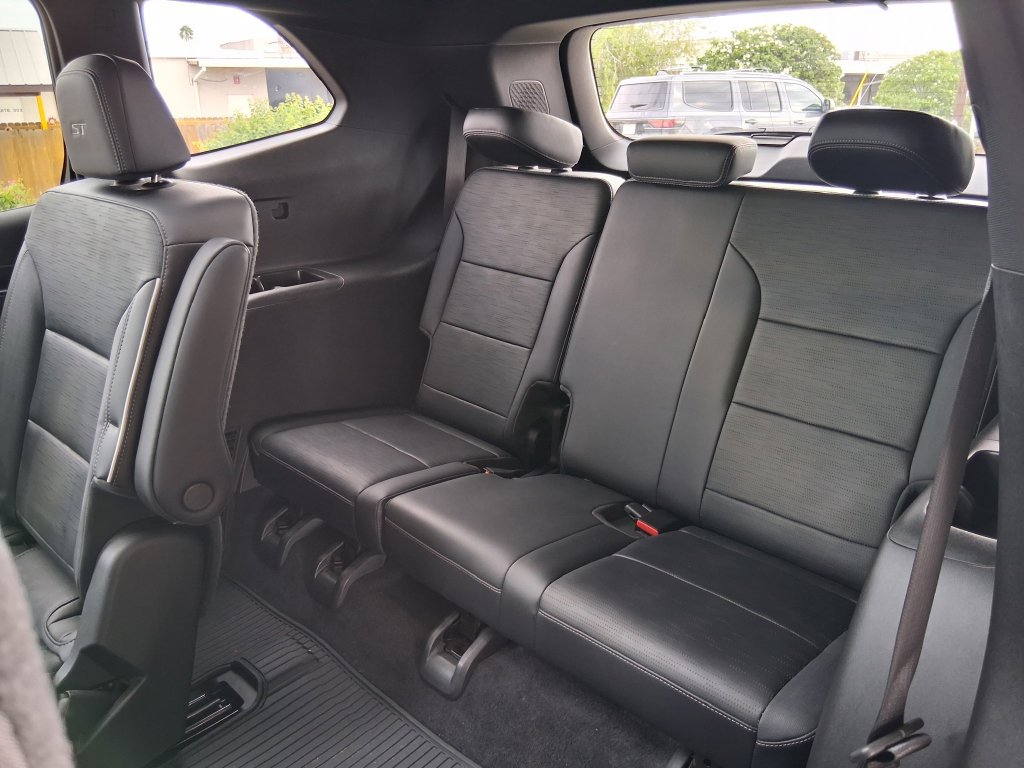 Used 2025 Buick Enclave Sport Touring w/ Power Package FWD image 23