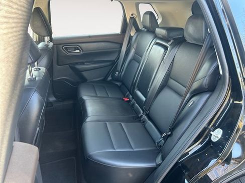 Used 2021 Nissan Rogue SV w/ Premium Package image 13