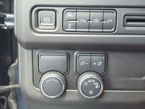 Used 2021 Chevrolet Tahoe Premier RWD image 31