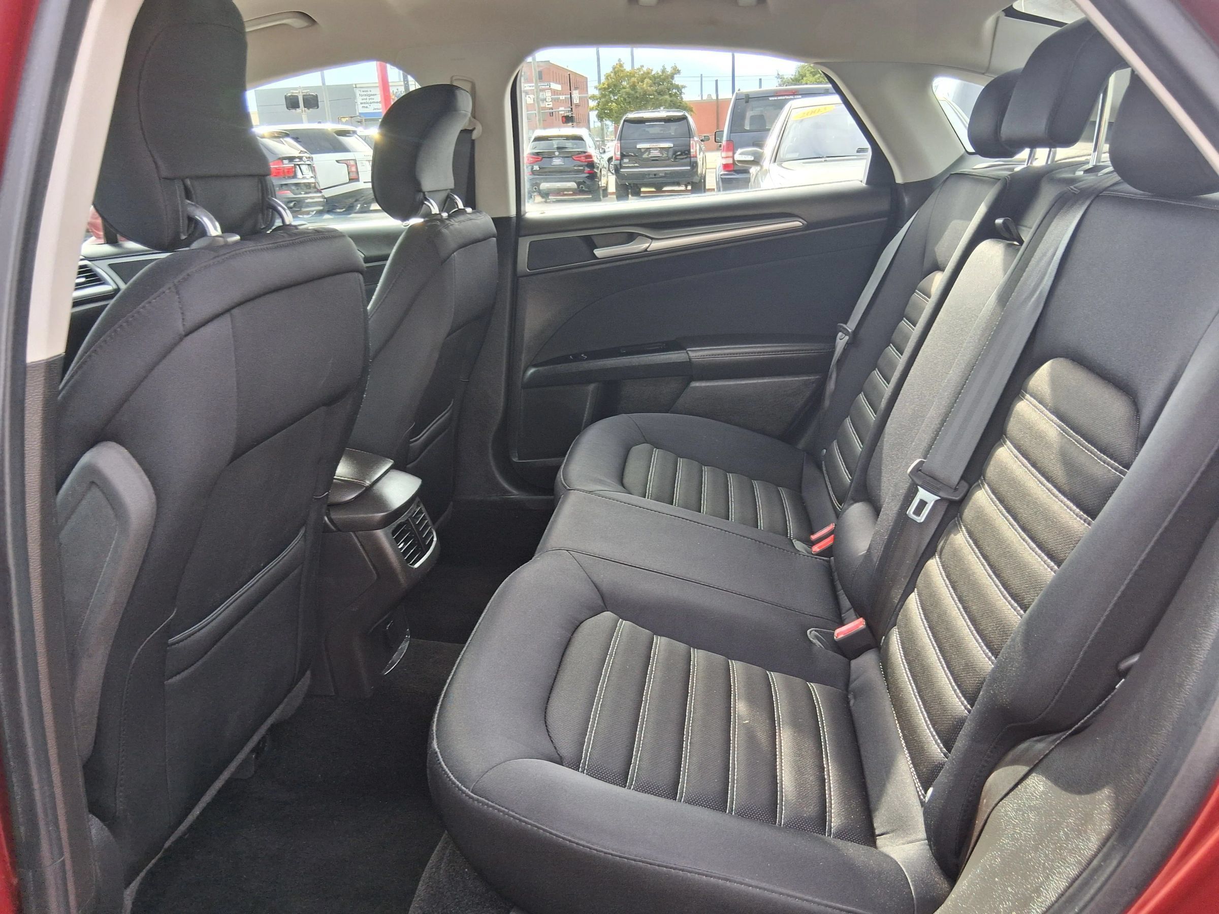 Used 2013 Ford Fusion SE FWD image 12