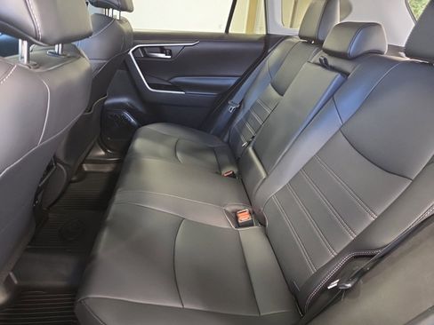 Used 2022 Toyota RAV4 XLE Premium image 14