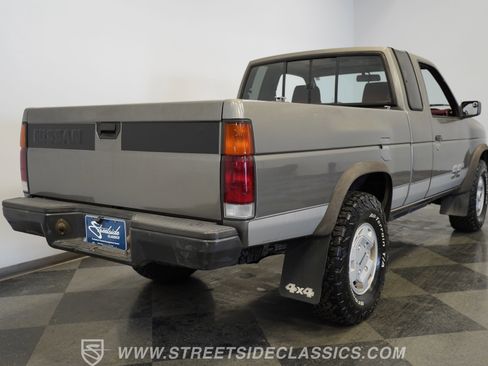 Used 1989 Nissan Pickup 4x4 King Cab V6 image 12