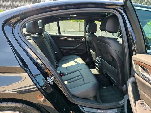 Used 2018 BMW 530i xDrive AWD/4WD image 12