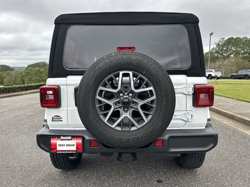 Used 2024 Jeep Wrangler Sahara image 6