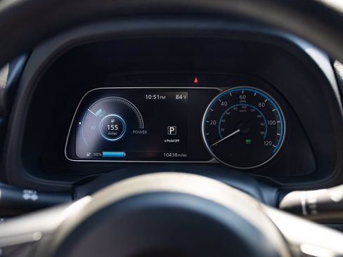 Used 2024 Nissan Leaf S FWD image 12