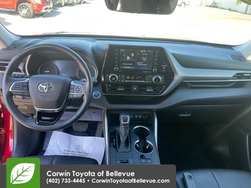 Used 2021 Toyota Highlander XLE w/ Protection Package #3 (TMS) AWD/4WD image 20