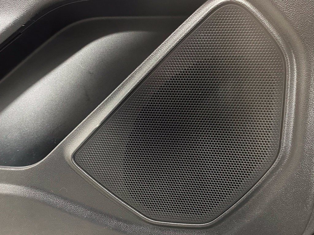 Used 2020 Ford Explorer XLT w/ Equipment Group 202A AWD/4WD image 15