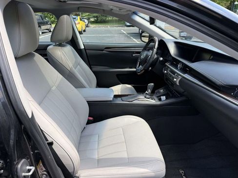 Used 2016 Lexus ES 350 w/ Luxury Package w/Wood Trim FWD image 14