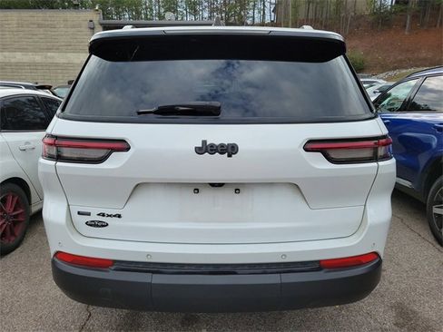 Used 2023 Jeep Grand Cherokee L Laredo image 5