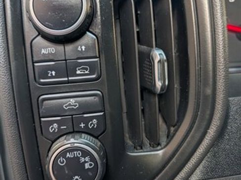 Used 2022 Chevrolet Silverado 1500 Custom AWD/4WD image 11