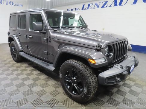 Used 2021 Jeep Wrangler Unlimited Sahara image 3