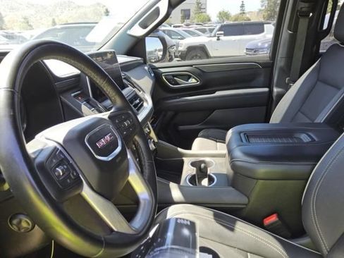 Used 2024 GMC Yukon XL SLT w/ SLT Luxury Package RWD image 6