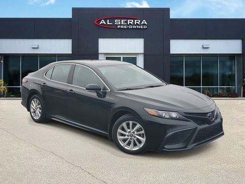 Used 2024 Toyota Camry SE image 1