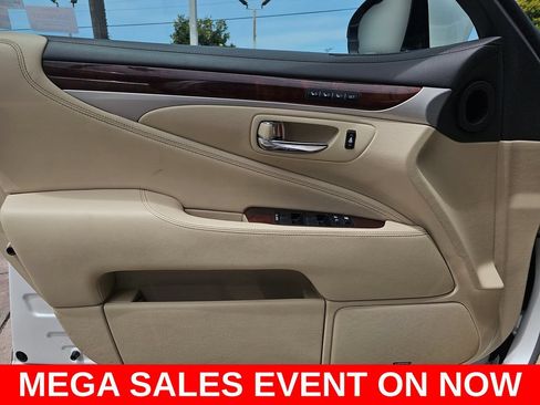Used 2016 Lexus LS 460 w/ Comfort Package RWD image 27