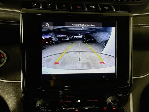 Used 2023 Jeep Grand Cherokee L Laredo AWD/4WD image 14