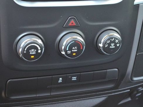 Used 2024 RAM 1500 Classic SLT AWD/4WD image 28