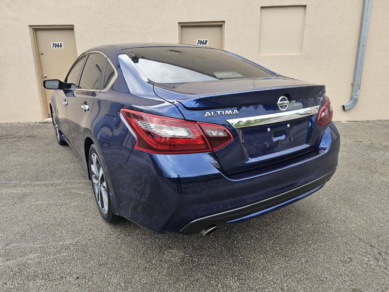 Used 2017 Nissan Altima 2.5 SR FWD image 4