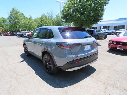 Used 2023 Honda HR-V Sport image 4