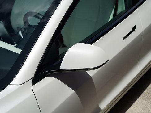 Used 2023 Tesla Model 3 Standard Range RWD image 5