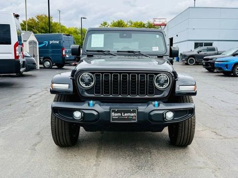 Used 2024 Jeep Wrangler Unlimited w/ Convenience Group image 10