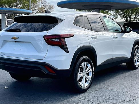 Certified 2024 Chevrolet Trax LS FWD image 4