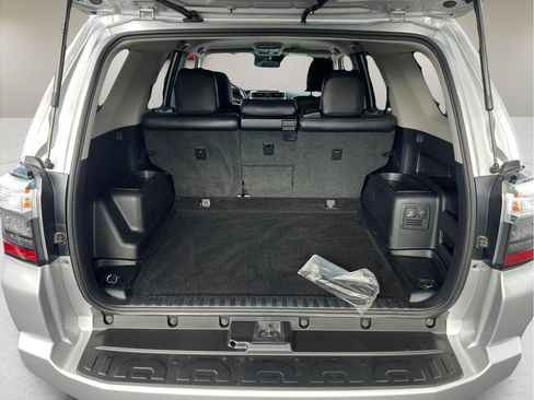 Certified 2022 Toyota 4Runner SR5 RWD image 17