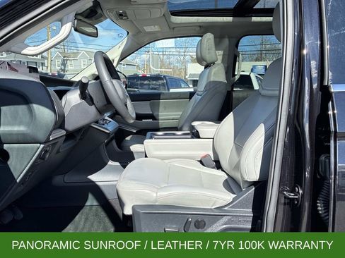 Used 2025 Ford Expedition Active image 23