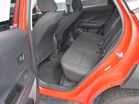 Used 2025 Hyundai Kona SEL AWD/4WD image 16