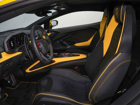 Used 2024 Lamborghini Revuelto AWD/4WD image 40