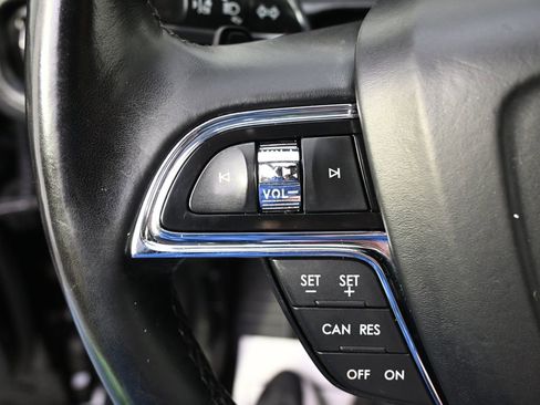 Used 2022 Lincoln Nautilus Reserve w/ Monochromatic Package image 33