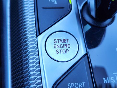 Used 2022 BMW M440i Coupe w/ Premium Package image 22