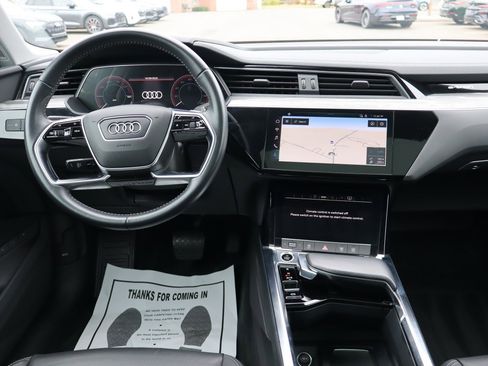 Used 2021 Audi e-tron Premium w/ Convenience Plus Package image 12